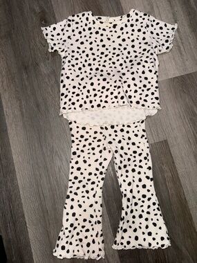 Jessica Simpson White Pajama Set with Black Spot Print